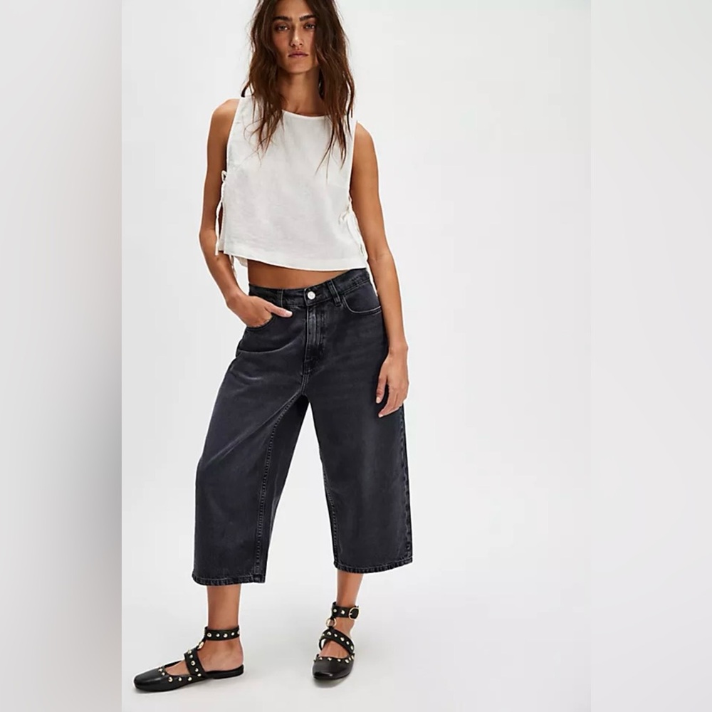 DALA - Sling Mid Rise Long Shorts Size 24